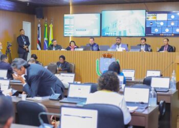 Câmara de São Luís: Vereadores iniciam discussões sobre pedidos de afastamento de Braide Câmara de São Luís: Vereadores iniciam discussões sobre pedidos de afastamento de Braide