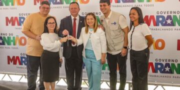 Iracema Vale: Durante entrega de ambulâncias, presidente reitera parceria com governo para fortalecimento da saúde