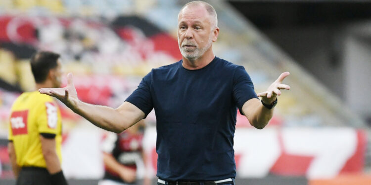 Internacional: Clube anuncia demissões no departamento de futebol, mas mantém Mano Menezes Internacional: Clube anuncia demissões no departamento de futebol, mas mantém Mano Menezes