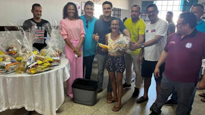 Leandro Bello: Deputado realiza série de ações em benefício da população de Timon Leandro Bello: Deputado realiza série de ações em benefício da população de Timon