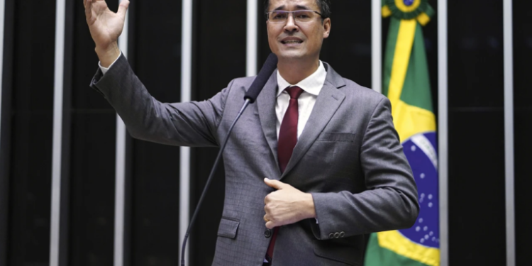 Caso Dallagnol: Doutor e Mestre em Teoria Geral do Direito pela USP diz que TSE errou ao cassar Dallagnol Caso Dallagnol: Doutor e Mestre em Teoria Geral do Direito pela USP diz que TSE errou ao cassar Dallagnol