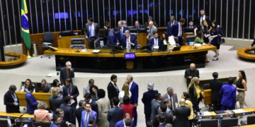 Arcabouço Fiscal: Aprovação do regime de urgência para novo regime fiscal na Câmara dos Deputados