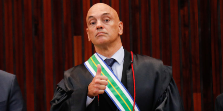 Moraes: Leia decisão de Alexandre Moraes que autorizou ação da PF contra Bolsonaro Moraes: Leia decisão de Alexandre Moraes que autorizou ação da PF contra Bolsonaro