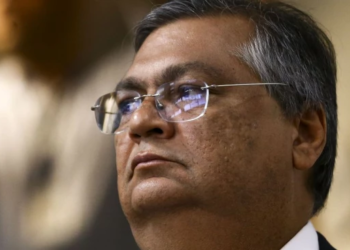 CPMI: Senador pede quebra do sigilo telefônico de Dino em CPI do 8/1