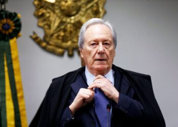 Lewandowski: JBS contrata ex-ministro como consultor em disputa bilionária