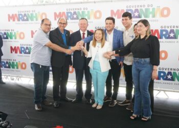 Leandro Bello: Deputado entrega ambulância para município de Bequimão