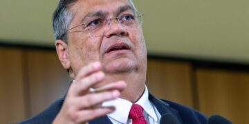 Dino: Ministro relata ser vítima de ameaças via WhatsApp