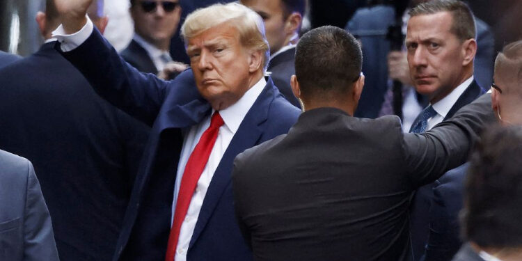 Trump: Ex-presidente é condenado a pagar multa de R$ 25 milhões por abuso sexual Trump: Ex-presidente é condenado a pagar multa de R$ 25 milhões por abuso sexual