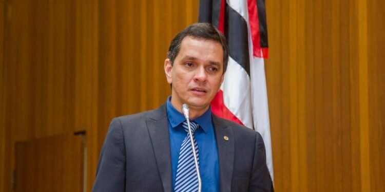 Ricardo Arruda: Parlamentar solicita ambulâncias para Lajeado Novo e pessoal para Delegacia de Alto Parnaíba Ricardo Arruda: Parlamentar solicita ambulâncias para Lajeado Novo e pessoal para Delegacia de Alto Parnaíba
