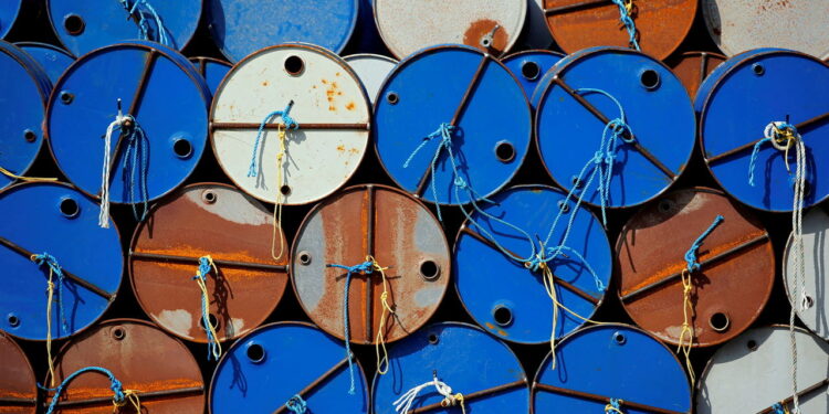Arábia Saudita: País anuncia corte na produção de petróleo de 1 milhão de barris por dia Arábia Saudita: País anuncia corte na produção de petróleo de 1 milhão de barris por dia