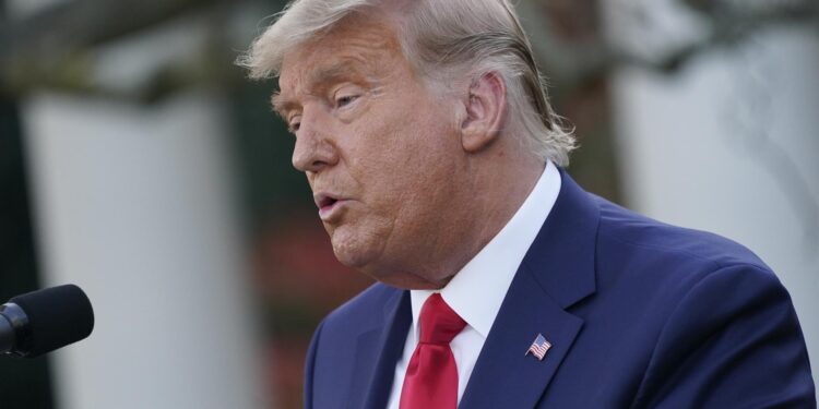 Trump: Ex-presidente admite ter guardado documentos secretos após deixar a Presidência dos EUA Trump: Ex-presidente admite ter guardado documentos secretos após deixar a Presidência dos EUA