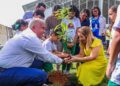 ALEMA: Deputados e alunos da Sementinha fazem plantio de mudas em alusão ao Dia Mundial do Meio Ambiente ALEMA: Deputados e alunos da Sementinha fazem plantio de mudas em alusão ao Dia Mundial do Meio Ambiente