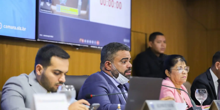 Câmara de São Luís aprova prestação de contas de Jackson Lago, Conceição Andrade e Tadeu Palácio