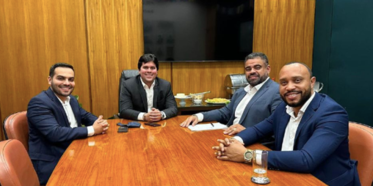 Eleições 2024: Paulo Victor segue em busca de partidos aliados Eleições 2024: Paulo Victor segue em busca de partidos aliados