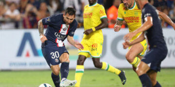 Pai de Messi se reúne com presidente do Barcelona, mas nega acerto: ‘Temos um milhão de coisas para falar’