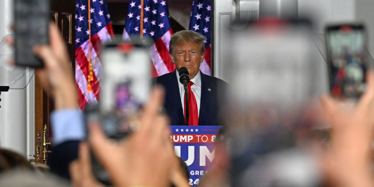 EUA: Após nova audiência, Trump chama acusação de ‘abuso de poder hediondo’ EUA: Após nova audiência, Trump chama acusação de ‘abuso de poder hediondo’