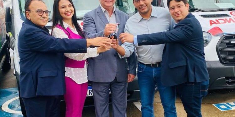 Janaina Ramos: Deputada e Prefeito Assis Ramos entregarão ambulância para base do Samu em Coquelândia Janaina Ramos: Deputada e Prefeito Assis Ramos entregarão ambulância para base do Samu em Coquelândia