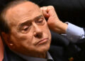 Berlusconi recebe homenagens de Ronaldo, Kaká e Ancelotti; Milan prepara dedicatória especial Berlusconi recebe homenagens de Ronaldo, Kaká e Ancelotti; Milan prepara dedicatória especial