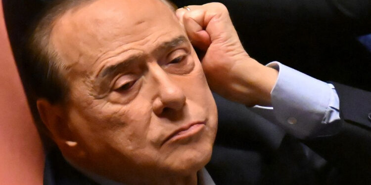 Berlusconi recebe homenagens de Ronaldo, Kaká e Ancelotti; Milan prepara dedicatória especial Berlusconi recebe homenagens de Ronaldo, Kaká e Ancelotti; Milan prepara dedicatória especial