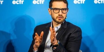 George Soros: Investidor passa controle de império bilionário para seu filho Alexander