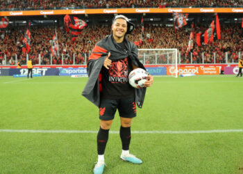 AS: Jornal espanhol revela transferência de Vitor Roque para o Barcelona por R$ 209 milhões