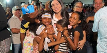 O Carinho de Janaína Ramos: Abraçadinha com Seu Povo!