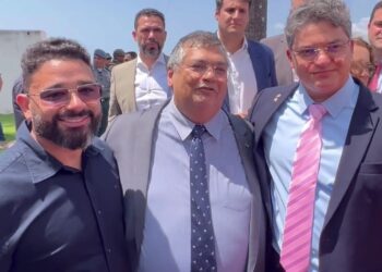 Dr. Júnior: Prefeito de Peritoró esteve com Flávio Dino na entrega de viaturas no Palácio dos Leões