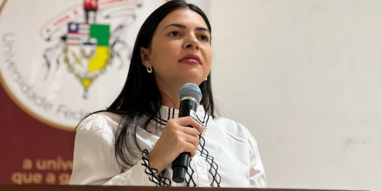 Janaína Ramos: Deputada esteve no início da Semana Municipal do Idoso, em Imperatriz Janaína Ramos: Deputada esteve no início da Semana Municipal do Idoso, em Imperatriz
