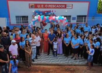 Solange Almeida: Deputada participa da entrega de várias escolas na sede e zona rural de Pio XII