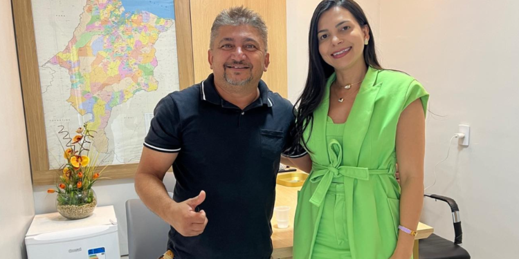 Janaína Ramos: Deputada dialoga com vereadores de Davinópolis e Bom Jesus das Selvas Janaína Ramos: Deputada dialoga com vereadores de Davinópolis e Bom Jesus das Selvas
