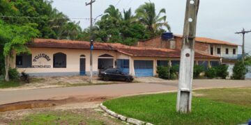 Sem pagar rateio do FUNDEB aos trabalhadores da Educação, prefeito de Nina Rodrigues compra pousada de 1 milhão de reais