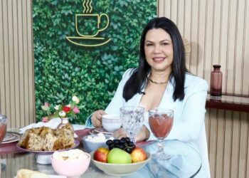 Deputada Solange Almeida destaca leis de sua autoria voltadas às mulheres no programa ‘Café com Notícias’