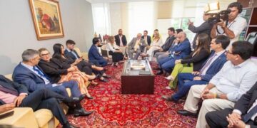 Iracema Vale recebe presidente da Petrobras e trata sobre exploração petrolífera da Margem Equatorial