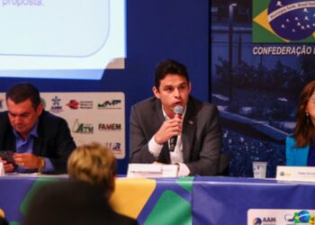 Ivo Rezende participa de Mobilização Municipalista em Brasília pela desoneração da folha de pagamento