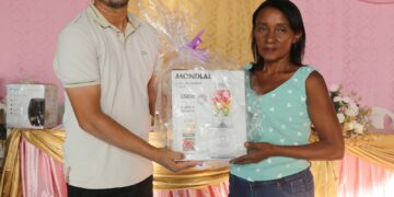 União e Alegria: Comunidade Limão Honra suas Mães em Grande Estilo