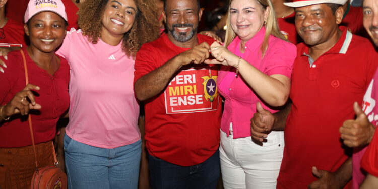 Heliezer do Povo reúne multidão por toda Peri Mirim e caminha a passos largos para sua reeleição Heliezer do Povo reúne multidão por toda Peri Mirim e caminha a passos largos para sua reeleição