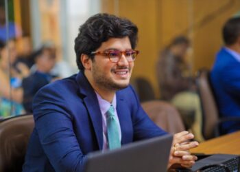 Vereador Fábio Macêdo Filho solicita recuperação asfáltica da Rua 5 de Outubro, na Vila Industrial