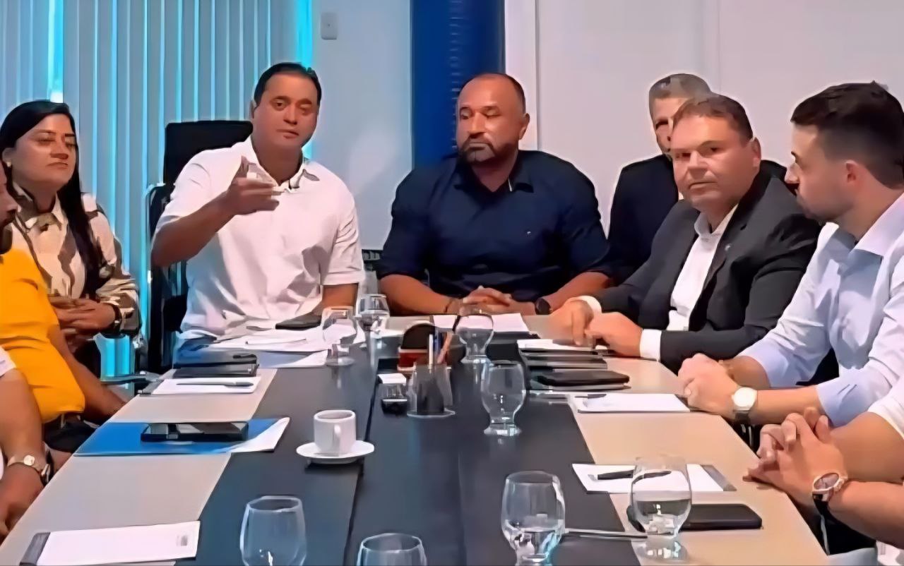 Prefeito Walace Azevedo participa de mobilização da FAMEM e APPM em apoio à PEC 12/2022