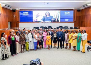 Sinproesemma celebra 36 anos com homenagem na Assembleia Legislativa