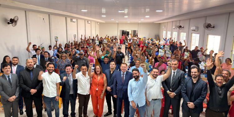 Peritoró realiza sonho de famílias com entrega de 109 títulos de propriedade pelo programa “A Casa é Minha”; a meta é contemplar 4 mil famílias